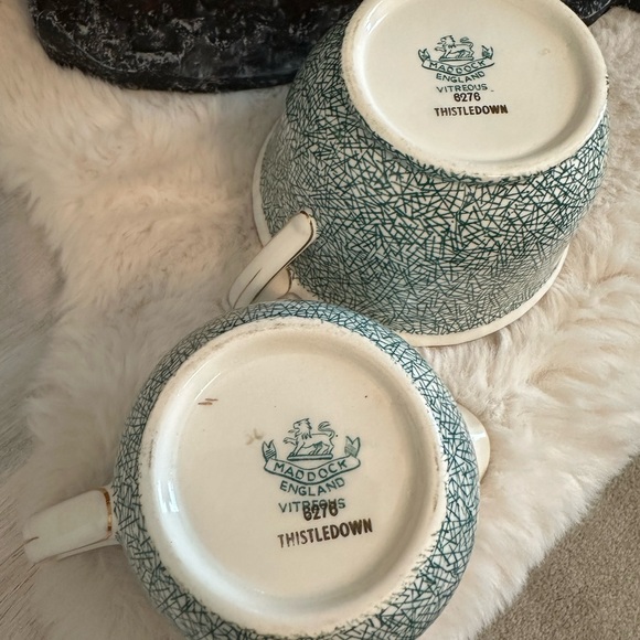 Vintage Creamer and Sugar Dish - 6276 Thistledown Maddock England - Picture 8 of 11